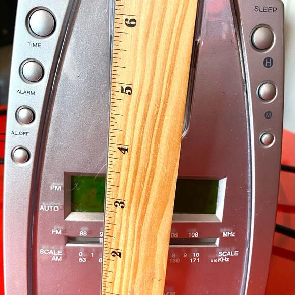 Silver Electrohome Alarm Clock Radio Projects Time on the Wall - Picture 10 of 11